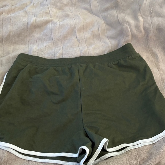 Shorts - Picture 5 of 6